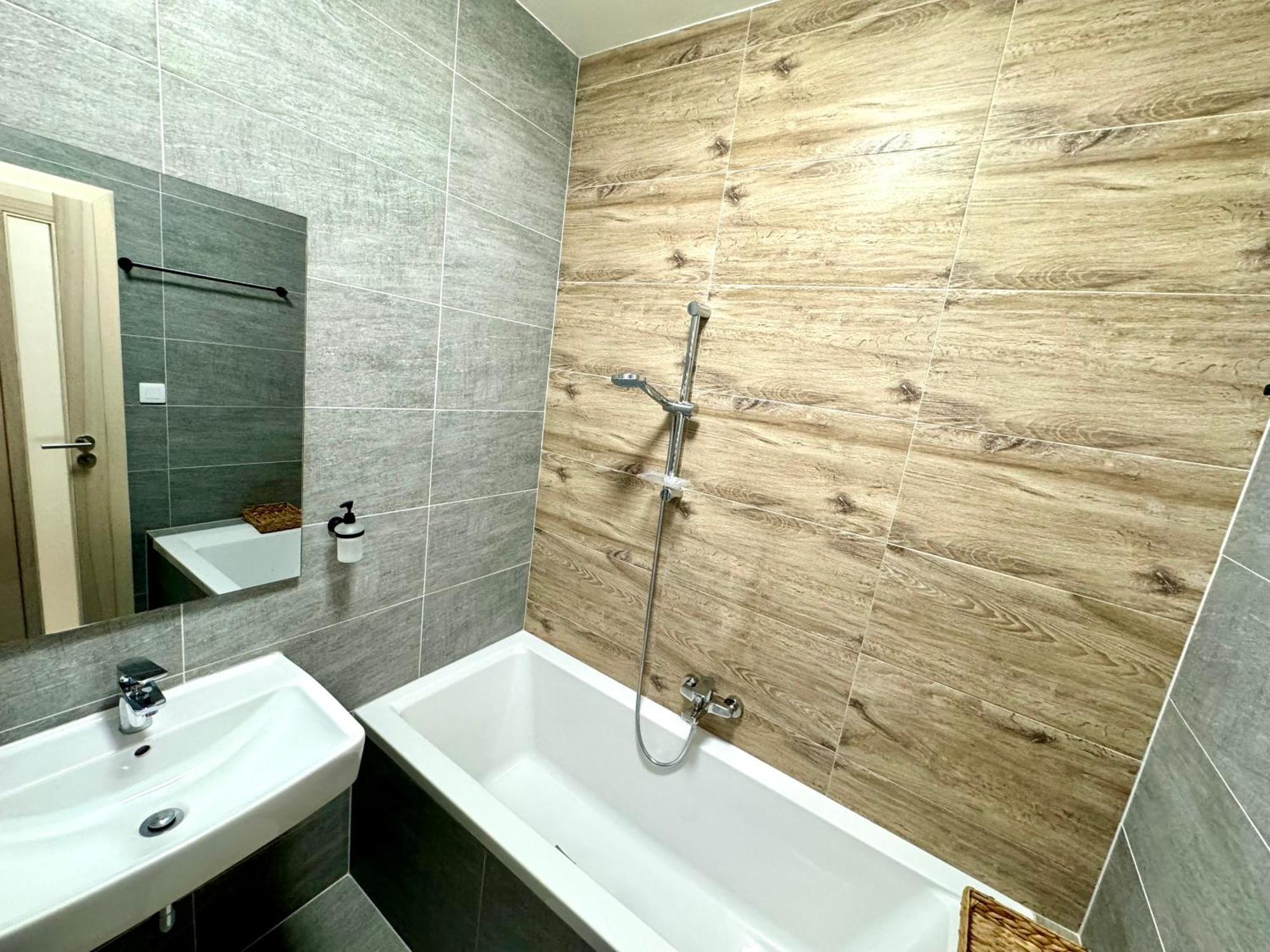 Rivercity Apartments การ์โลวีวารี ภายนอก รูปภาพ